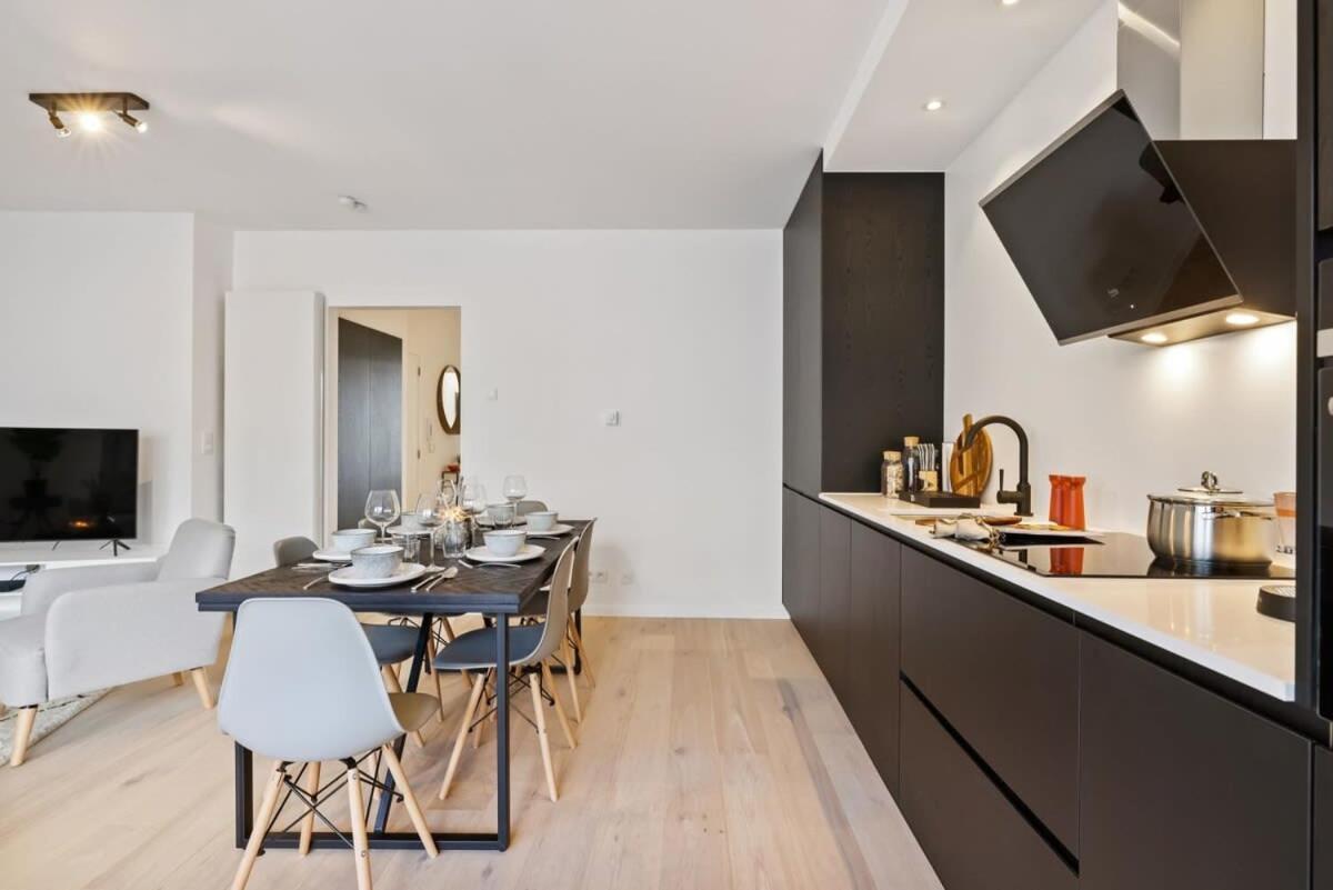 Huswell - Renovated Apartment In The Heart Of Oostende Buitenkant foto